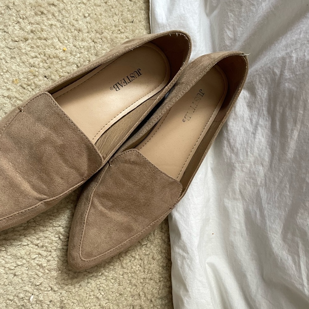 POINTY TAN SUEDE FLATS - Picture 2 of 3